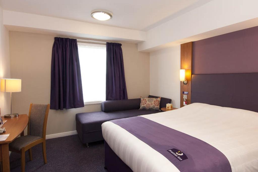 Premier Inn Birmingham City - Aston Exterior foto