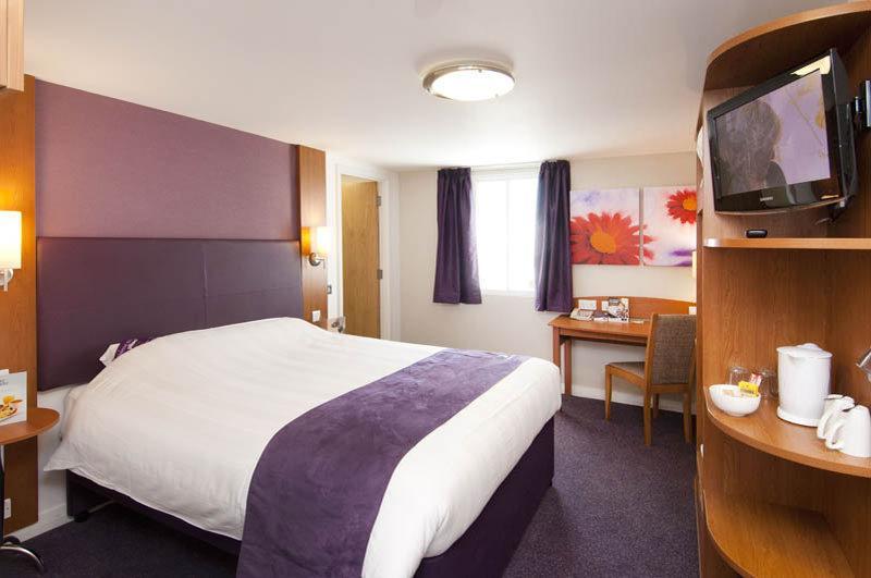 Premier Inn Birmingham City - Aston Exterior foto